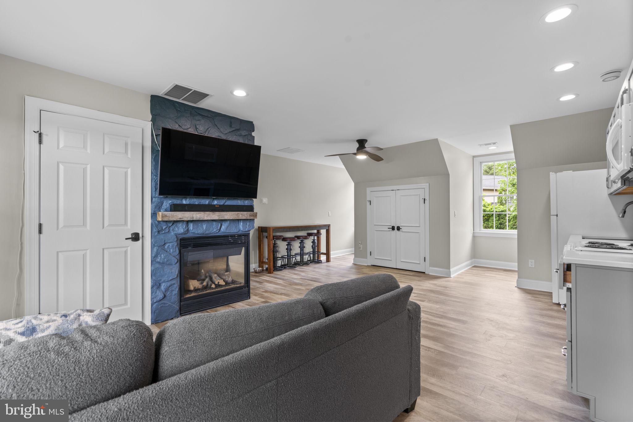 798 CREEK VIEW ROAD