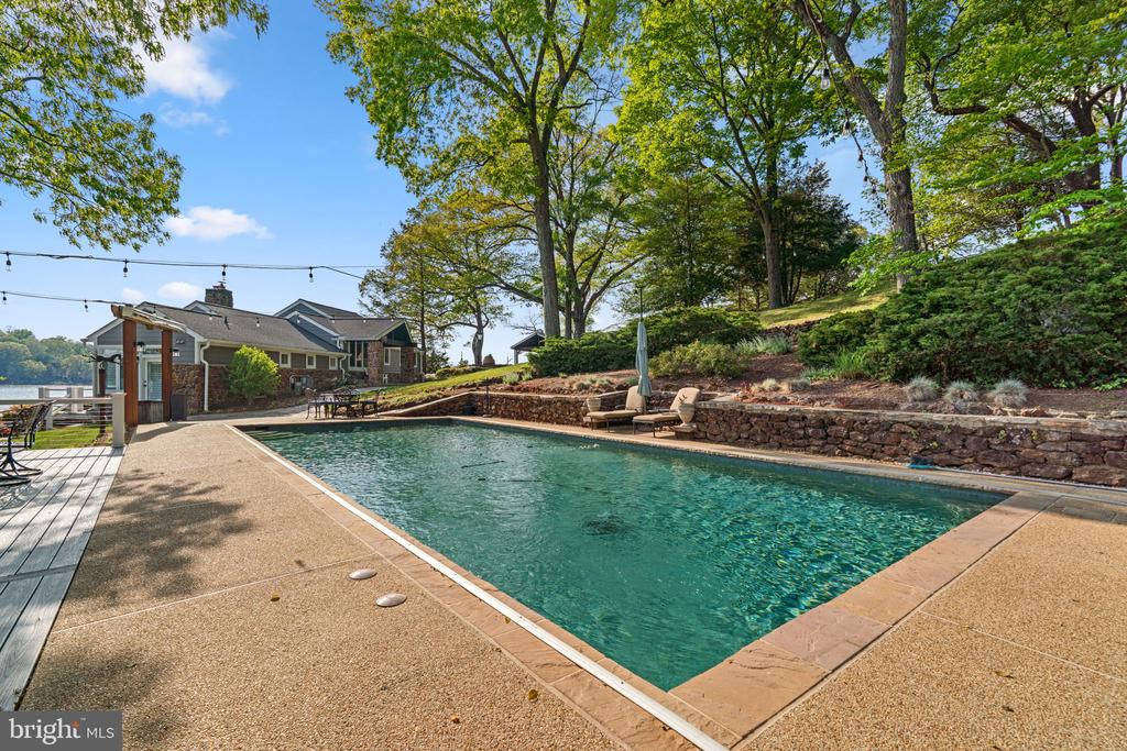 674 HENDLER ROAD