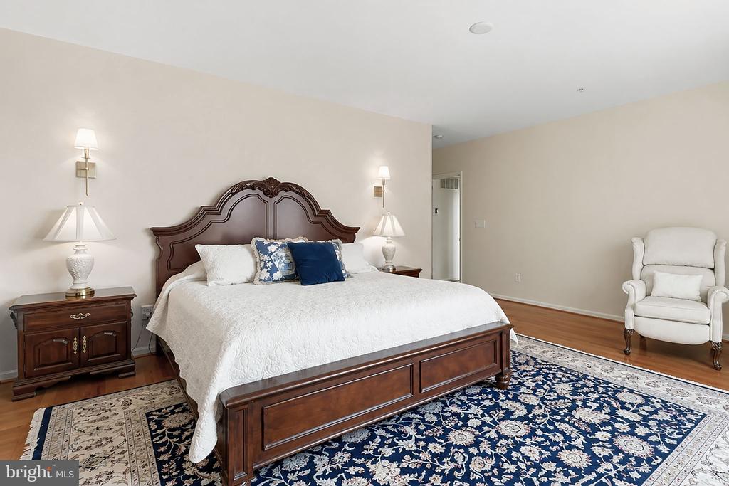 465 EDGEWATER ROAD