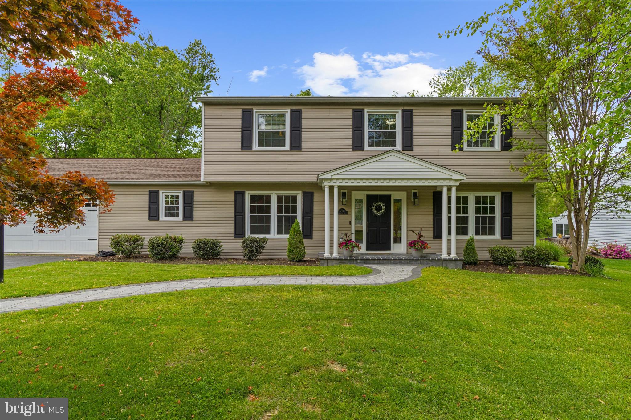325 SWINTON WAY