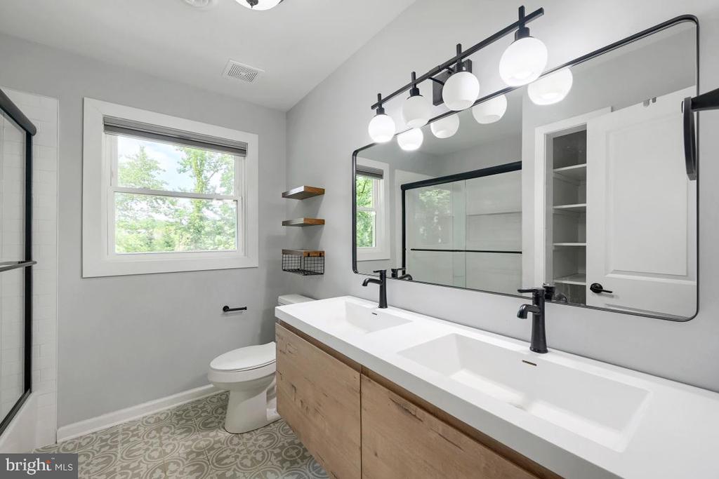 164 WOODSIDE TRAIL