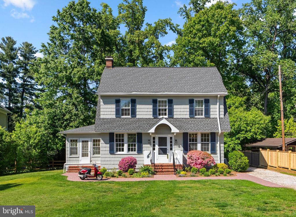 202 WARDOUR DRIVE