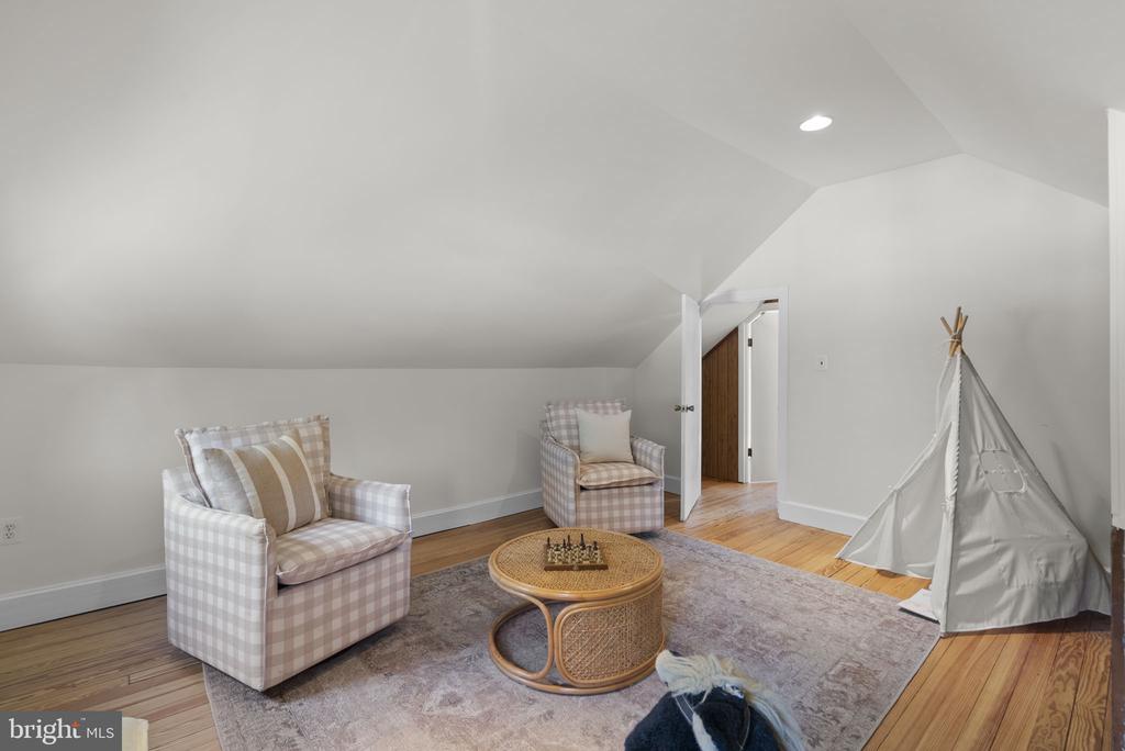 202 WARDOUR DRIVE