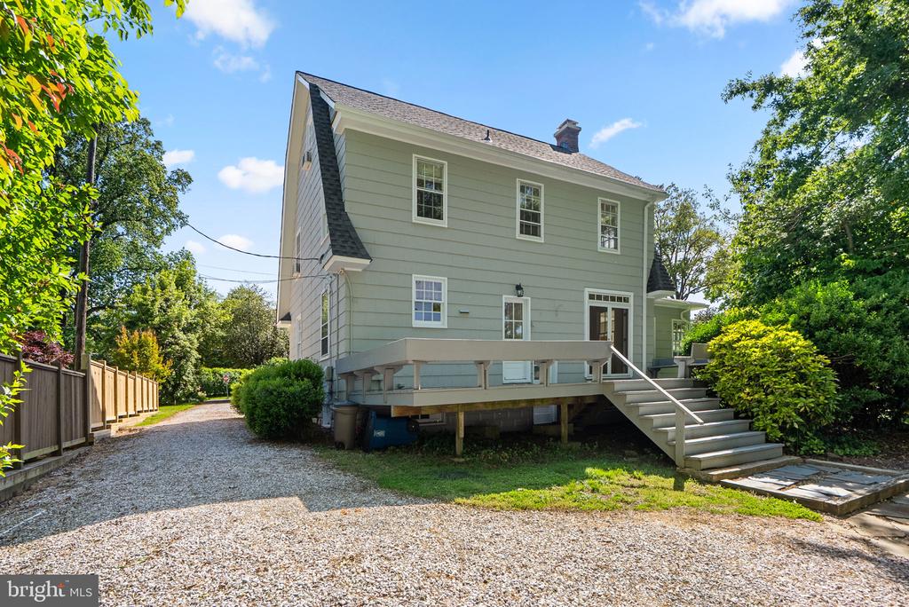 202 WARDOUR DRIVE