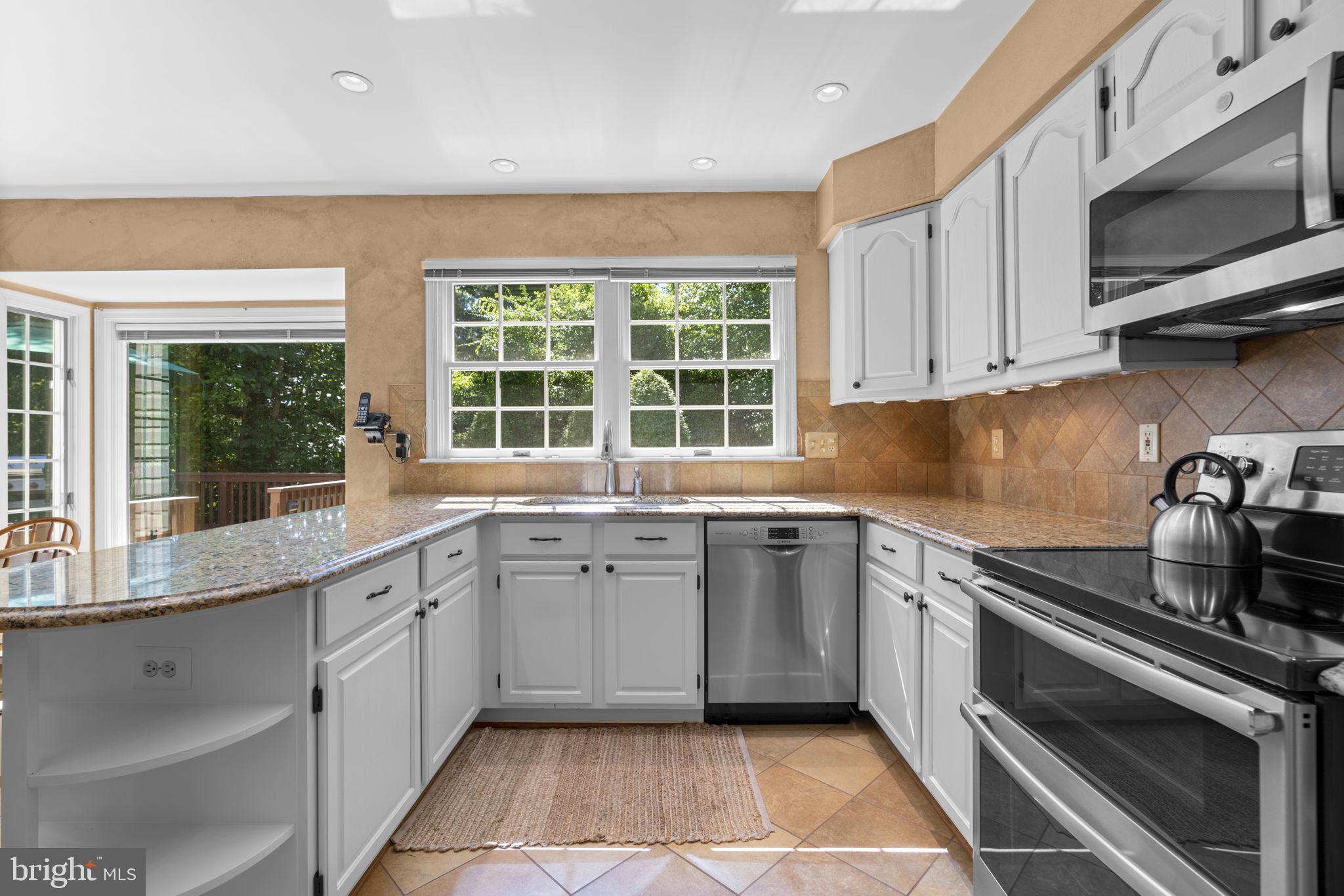 8391 GREENSTONE COURT