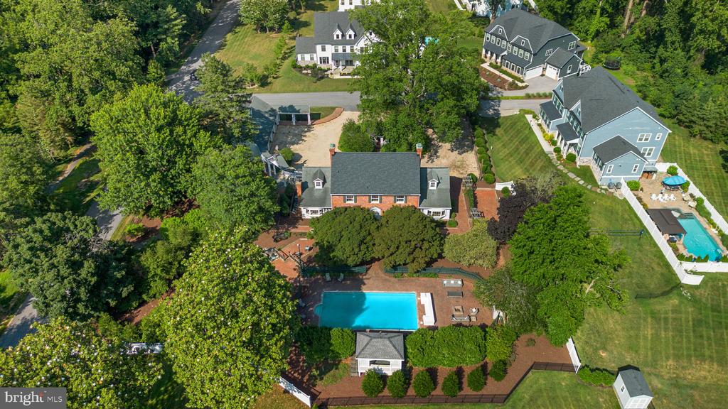 1002 GRANDA FLORA COURT