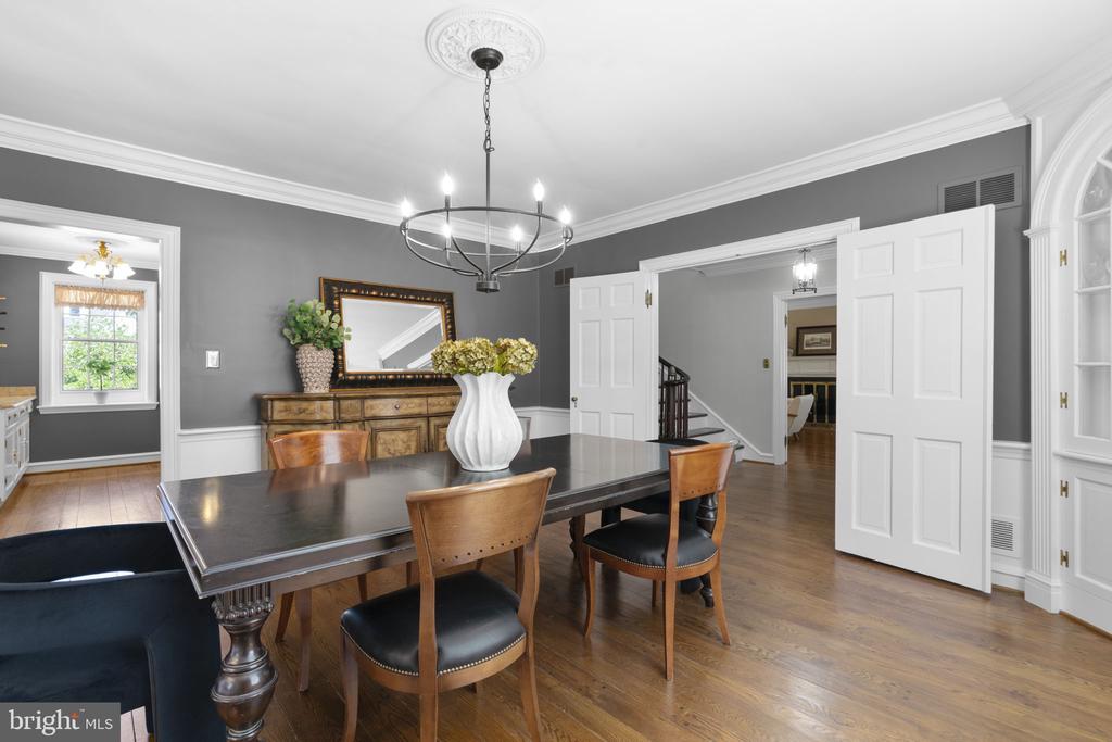 1002 GRANDA FLORA COURT