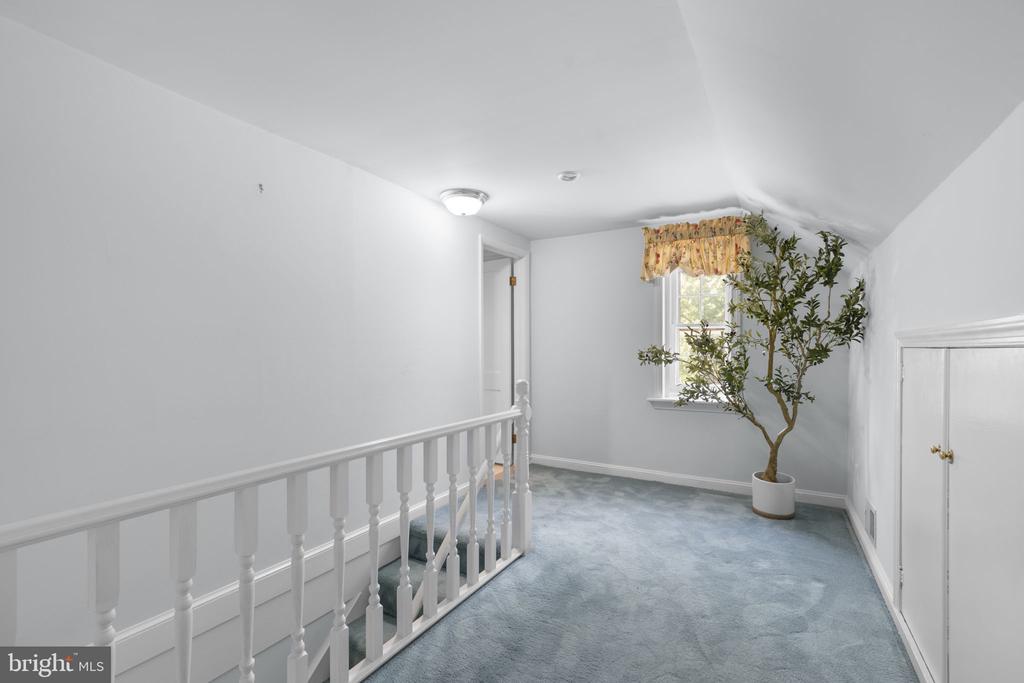 1002 GRANDA FLORA COURT