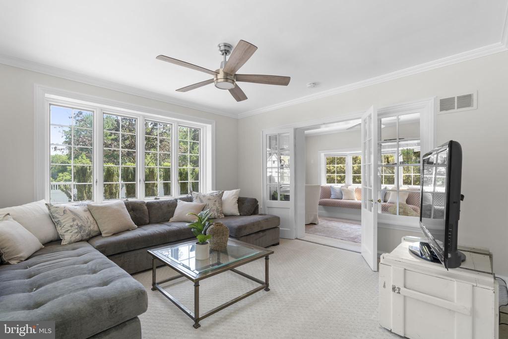 1002 GRANDA FLORA COURT