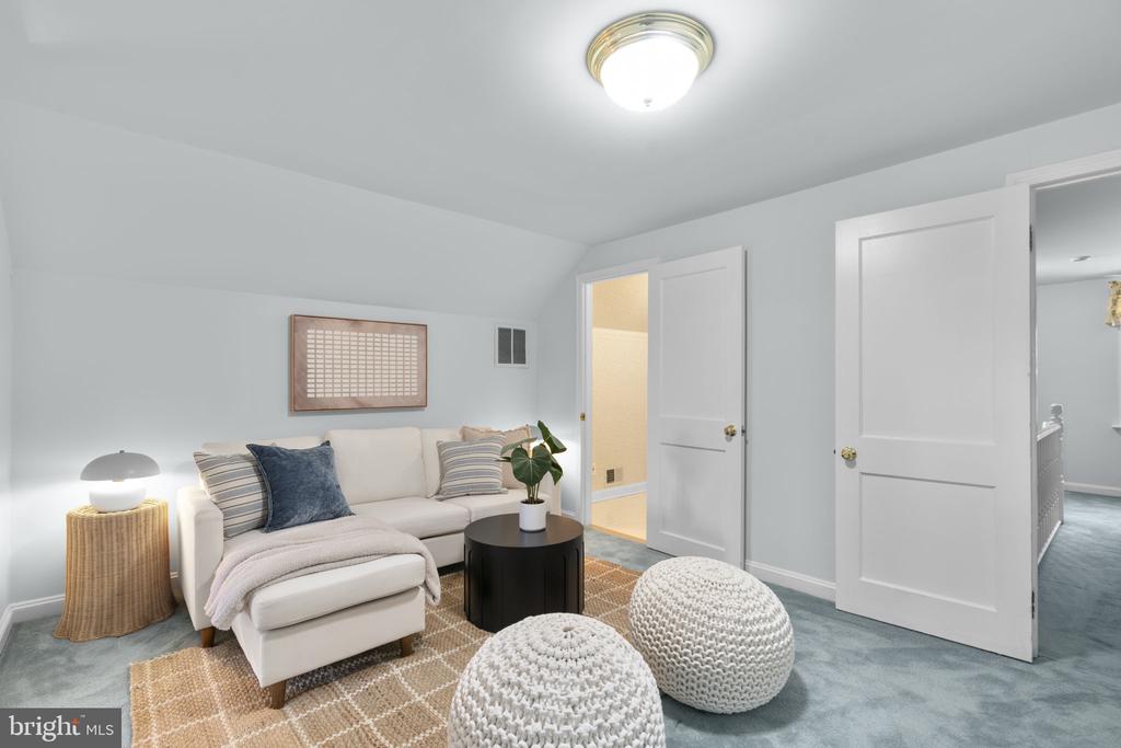 1002 GRANDA FLORA COURT