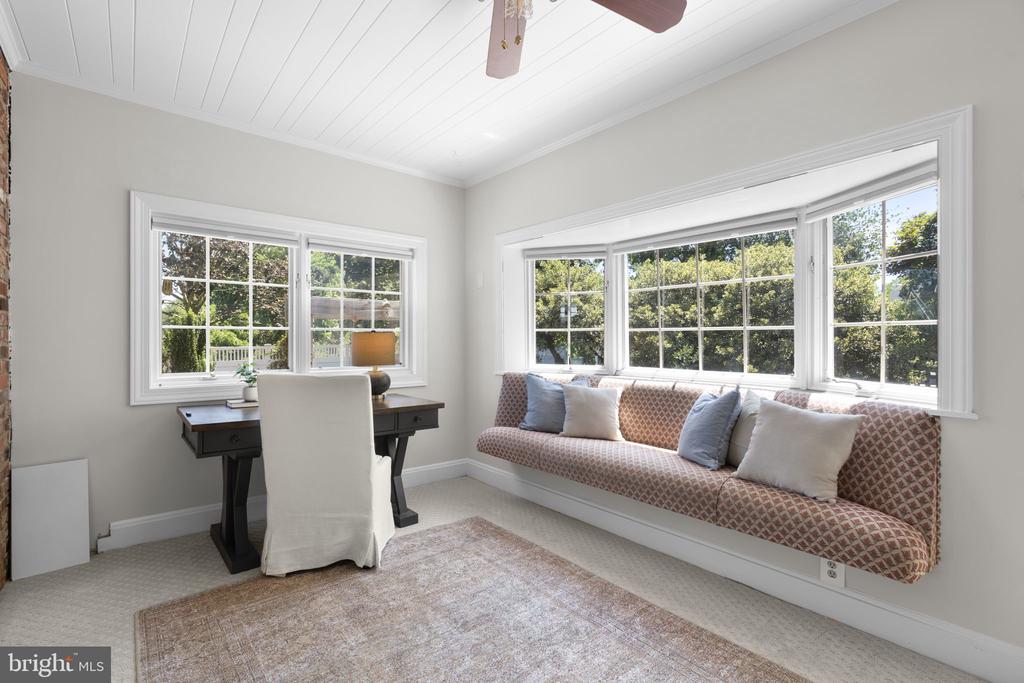 1002 GRANDA FLORA COURT