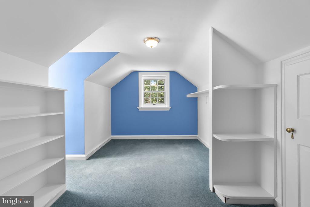1002 GRANDA FLORA COURT