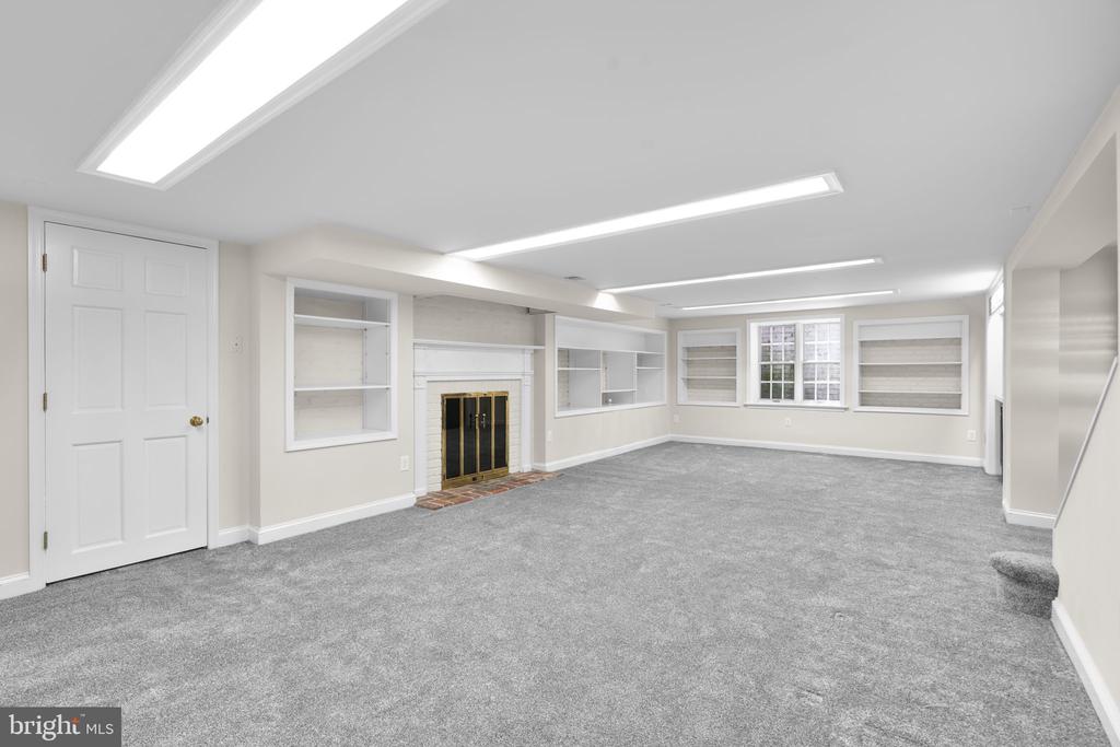 1002 GRANDA FLORA COURT