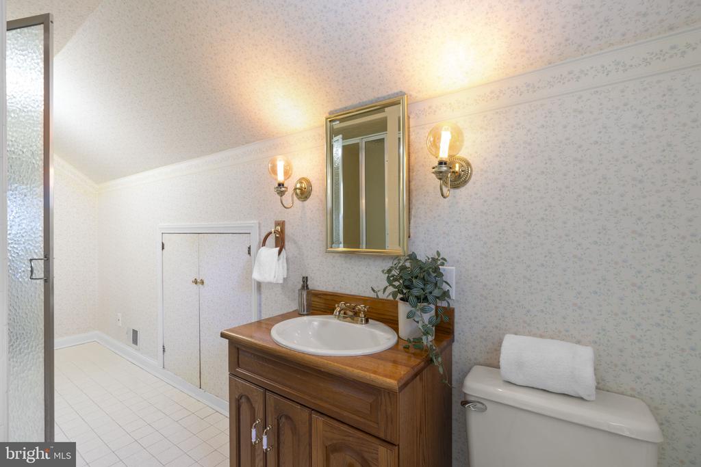 1002 GRANDA FLORA COURT