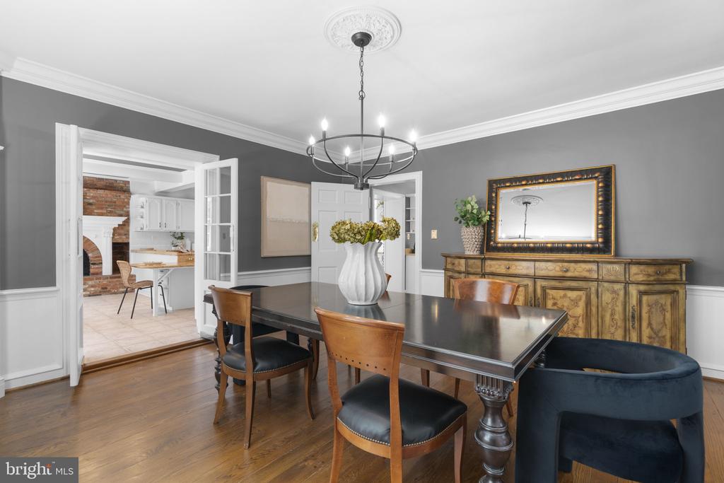 1002 GRANDA FLORA COURT