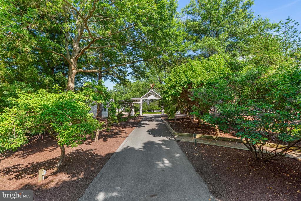 1002 GRANDA FLORA COURT