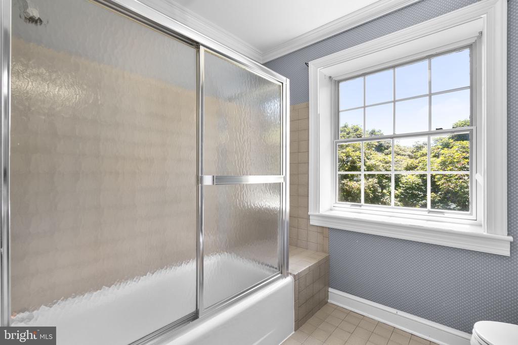 1002 GRANDA FLORA COURT