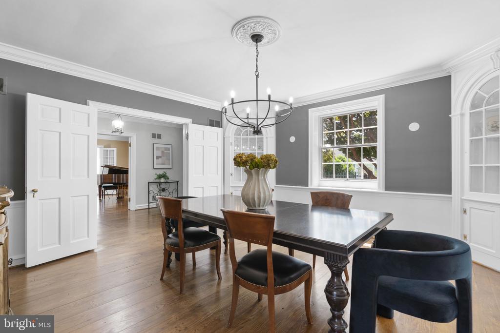 1002 GRANDA FLORA COURT