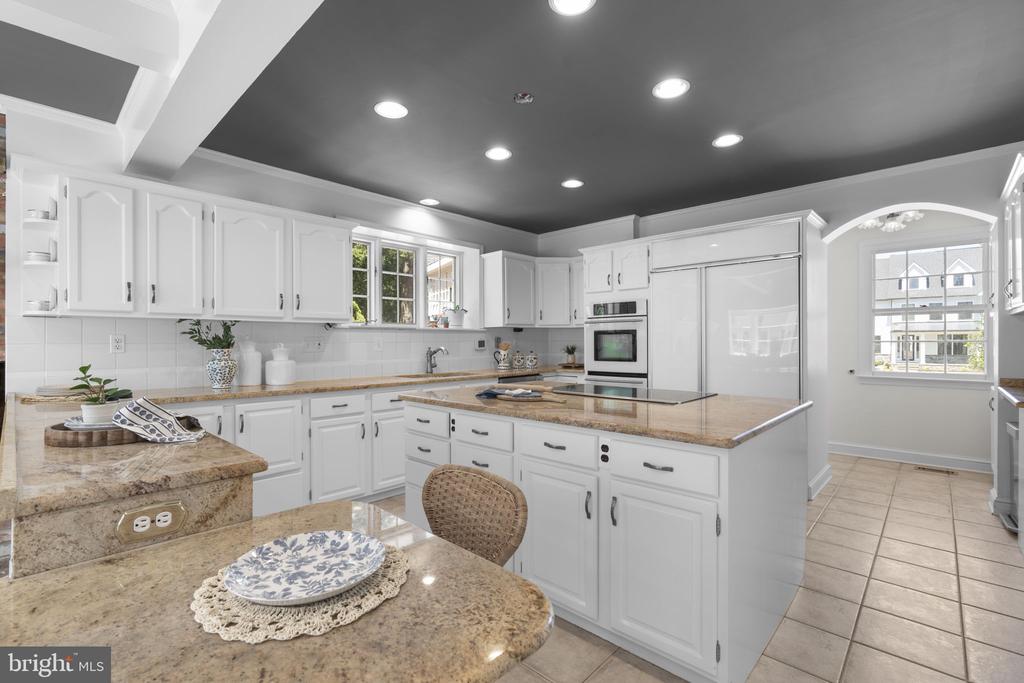 1002 GRANDA FLORA COURT
