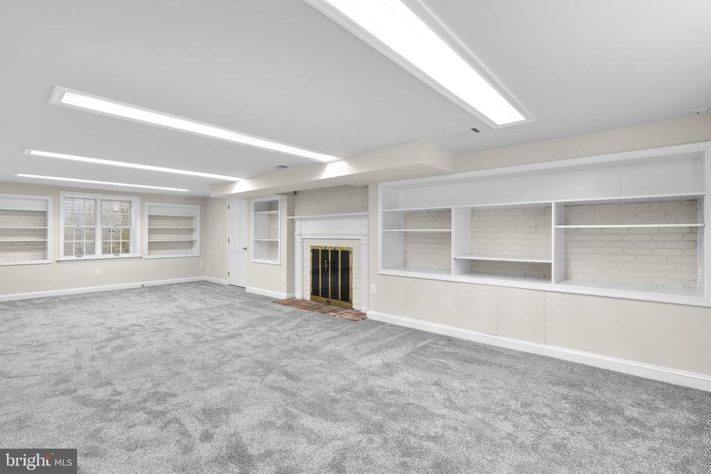 1002 GRANDA FLORA COURT