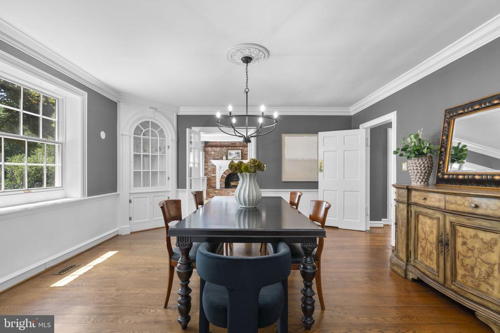 1002 GRANDA FLORA COURT