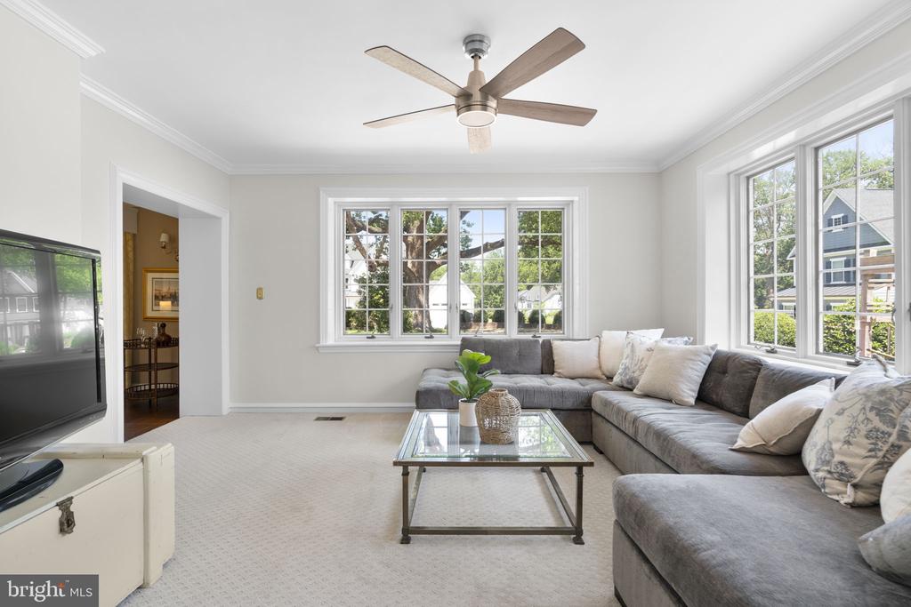 1002 GRANDA FLORA COURT