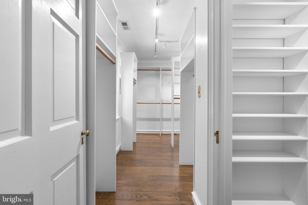 1002 GRANDA FLORA COURT