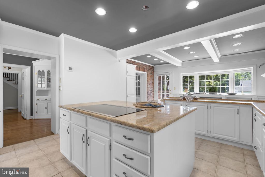 1002 GRANDA FLORA COURT