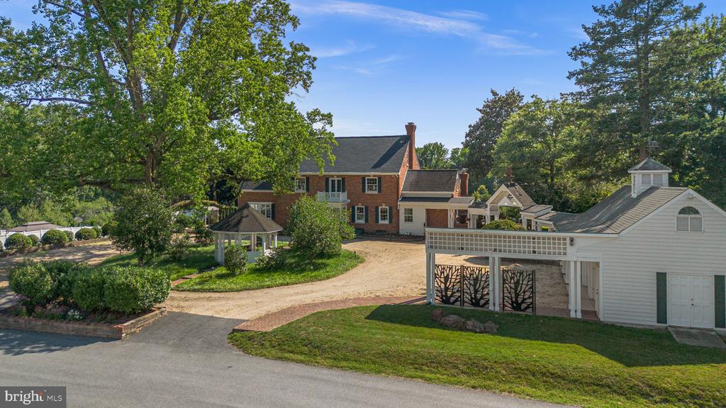 1002 GRANDA FLORA COURT