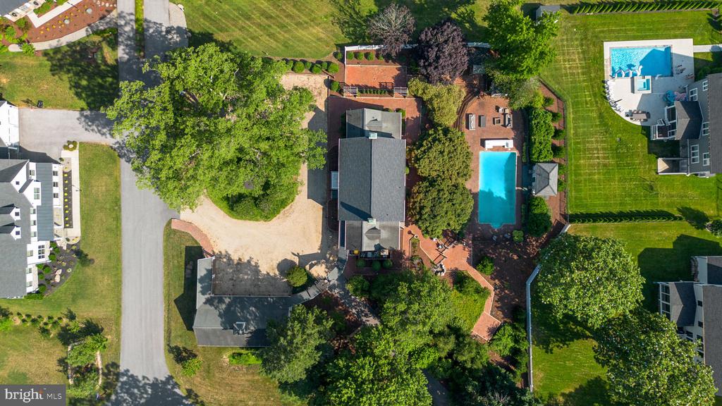 1002 GRANDA FLORA COURT