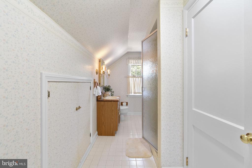 1002 GRANDA FLORA COURT