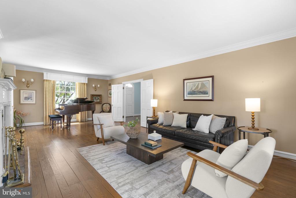1002 GRANDA FLORA COURT
