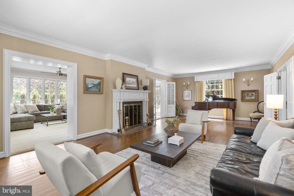 1002 GRANDA FLORA COURT