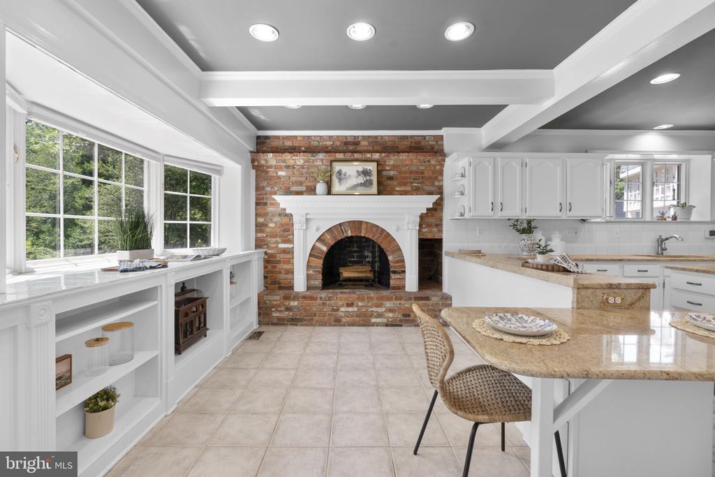 1002 GRANDA FLORA COURT