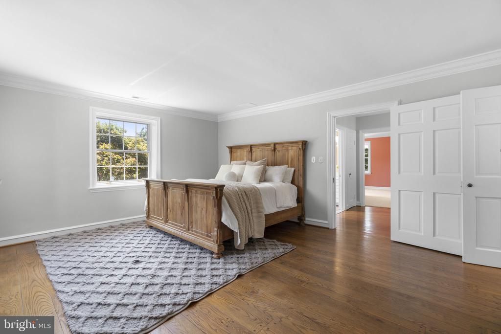 1002 GRANDA FLORA COURT