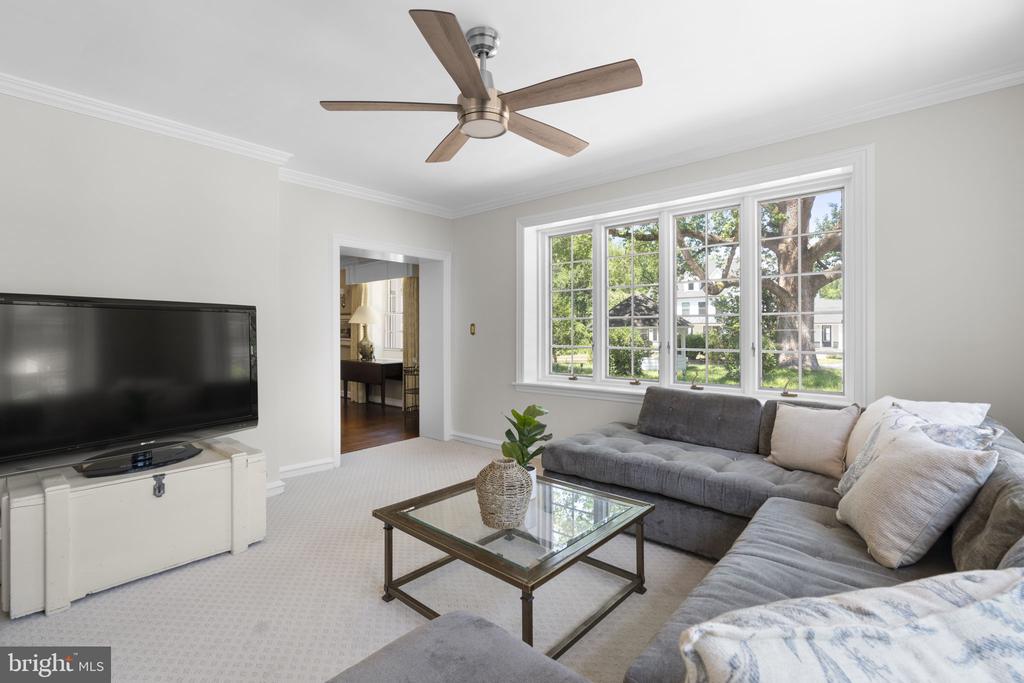 1002 GRANDA FLORA COURT