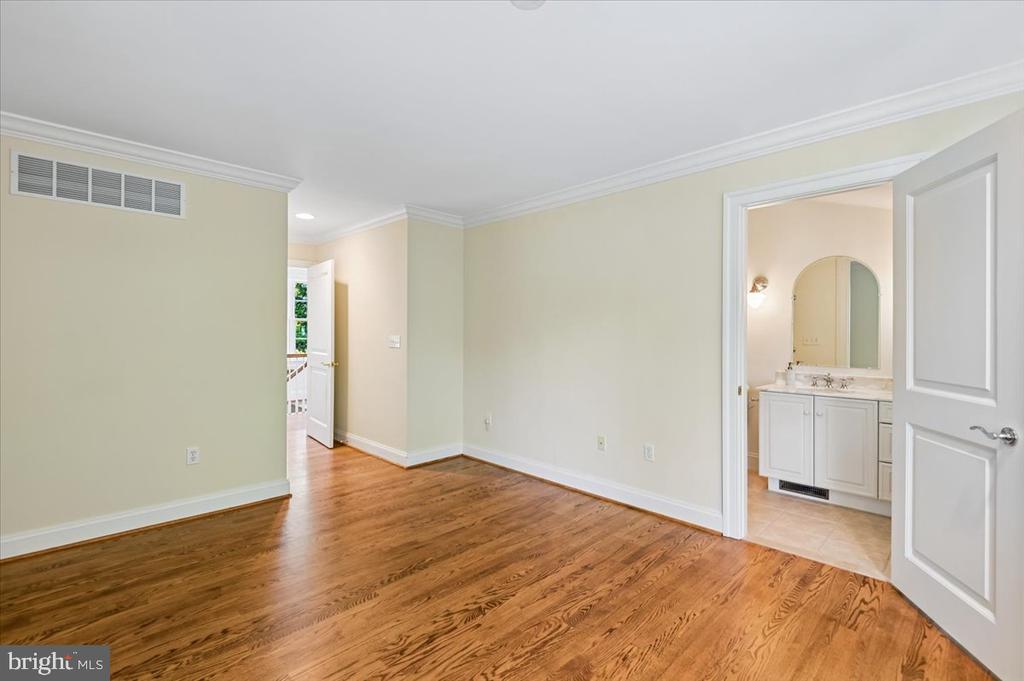 2700 FALLING TIMBER TRAIL