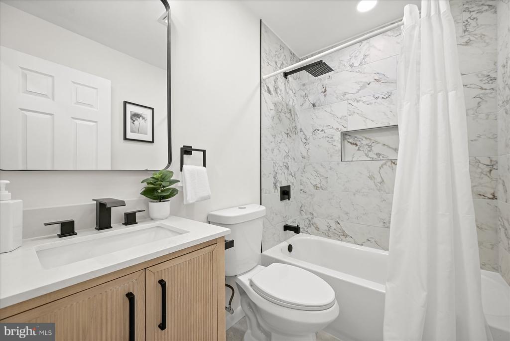 1252 TAMARACK TRAIL