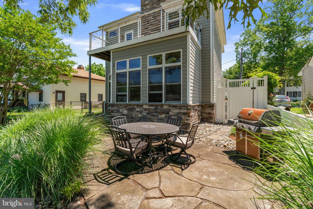 993 ROUND BAY ROAD