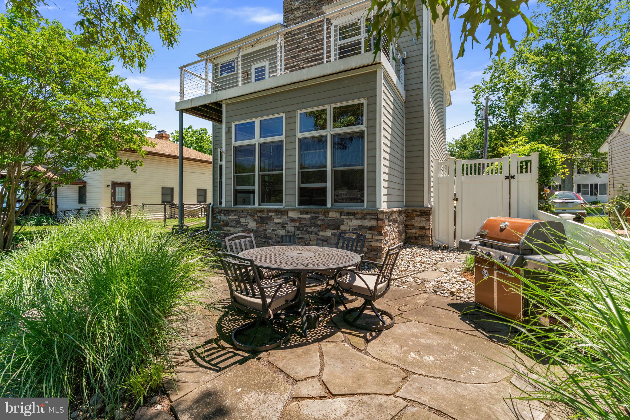 993 ROUND BAY ROAD