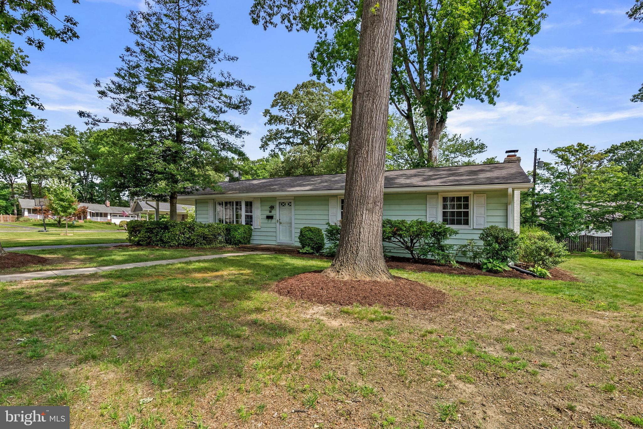 812 COTTONWOOD DRIVE