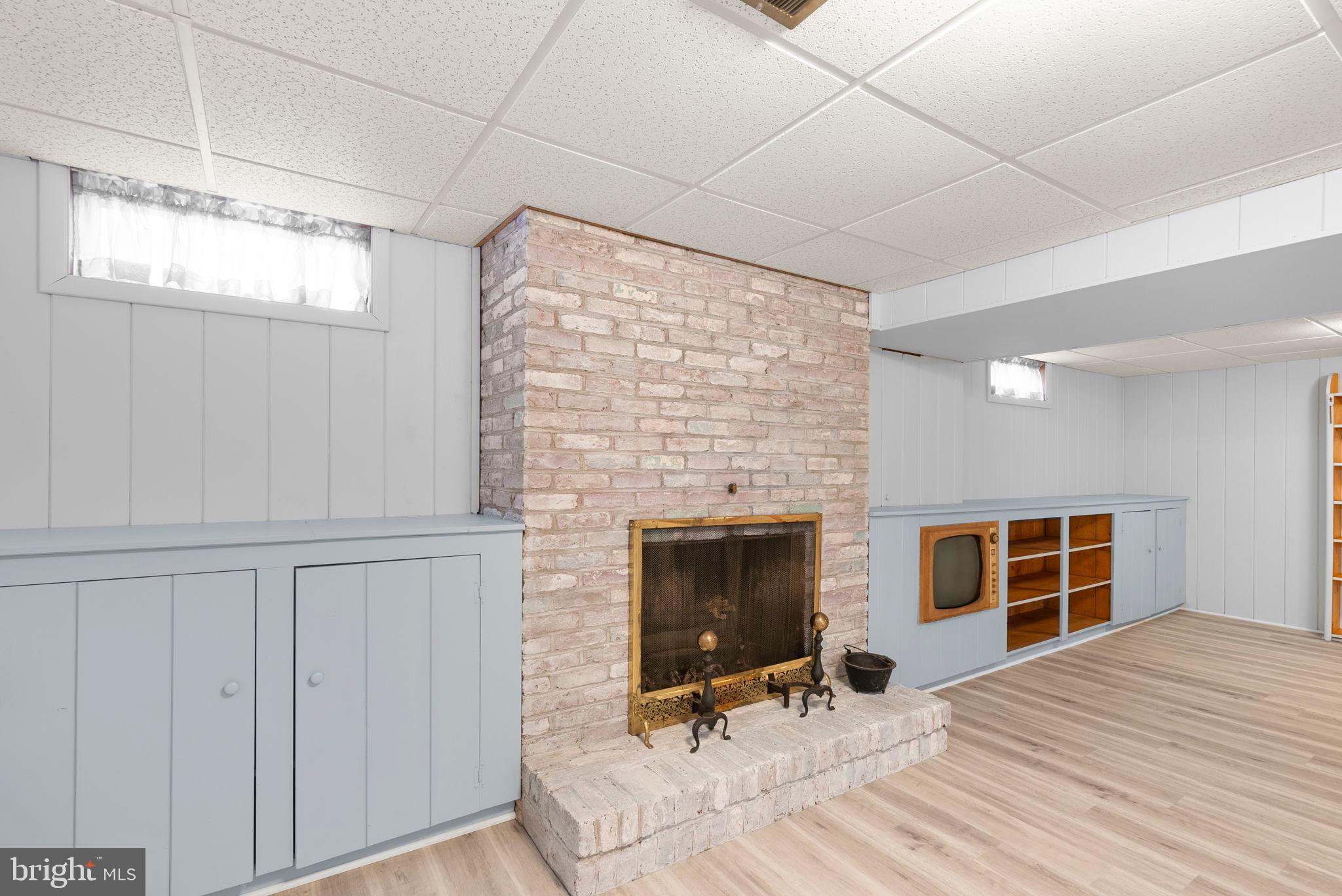 812 COTTONWOOD DRIVE