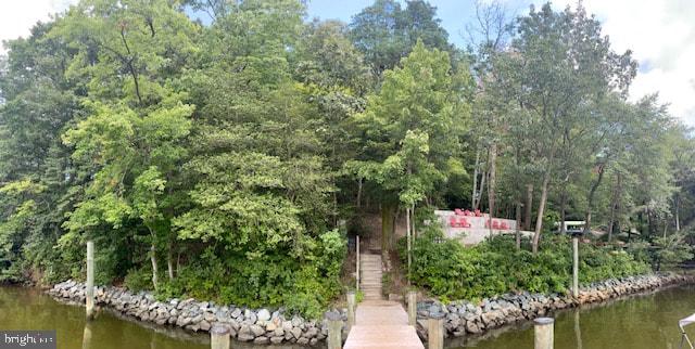 812 COTTONWOOD DRIVE