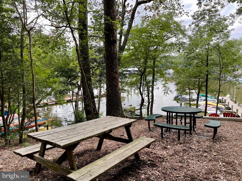 812 COTTONWOOD DRIVE