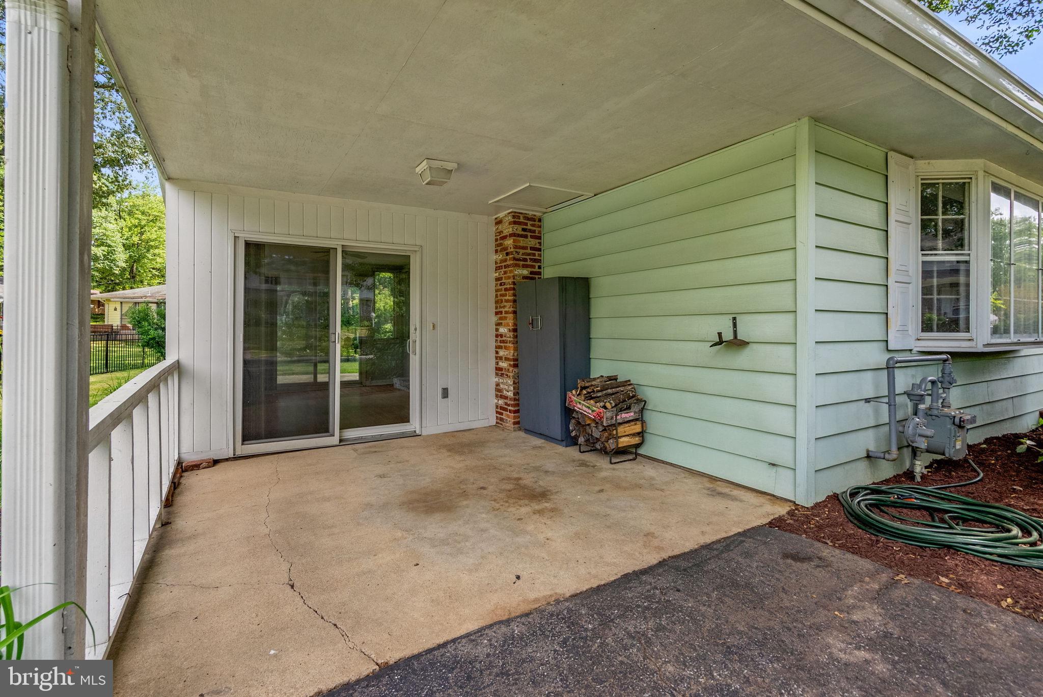 812 COTTONWOOD DRIVE