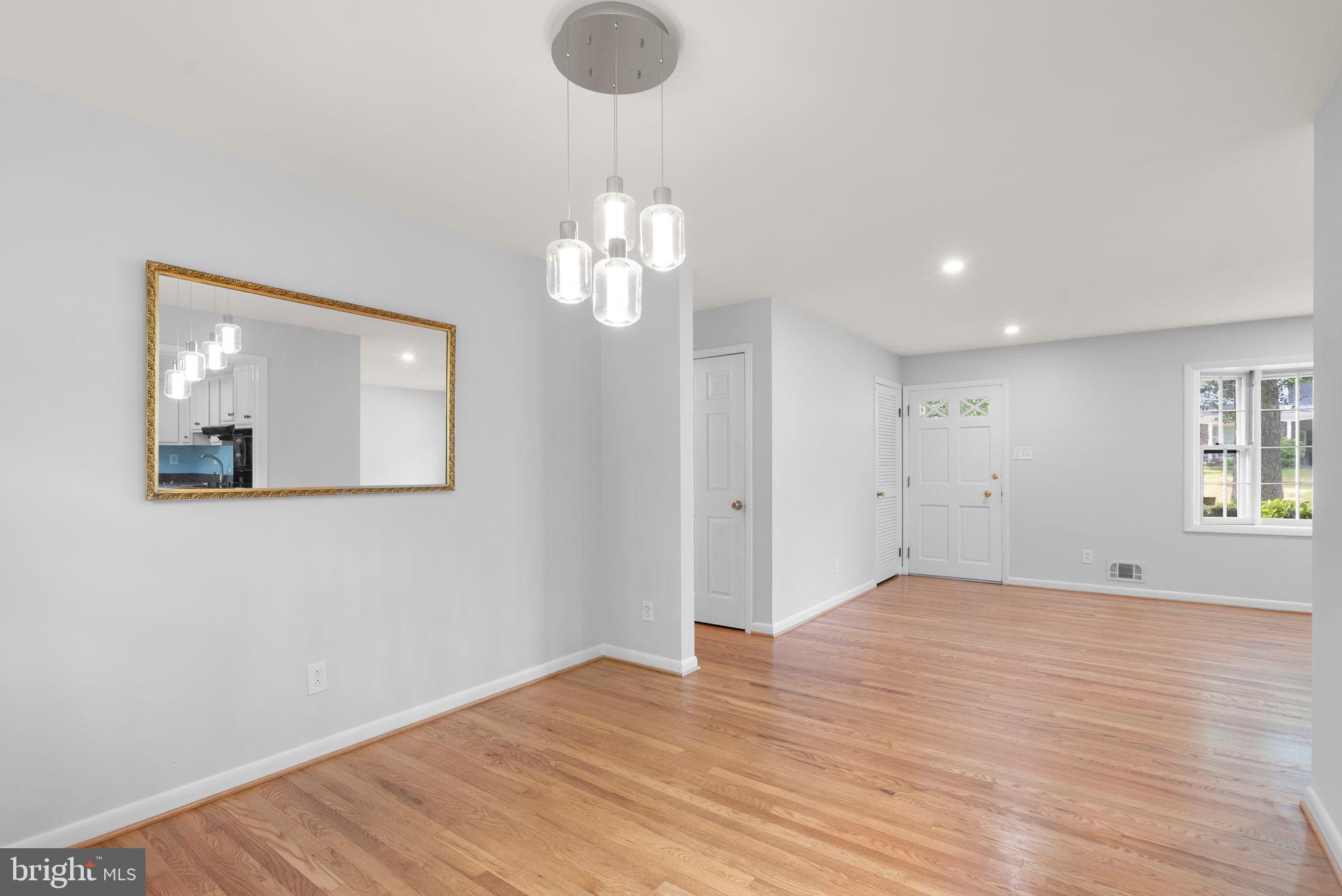 812 COTTONWOOD DRIVE