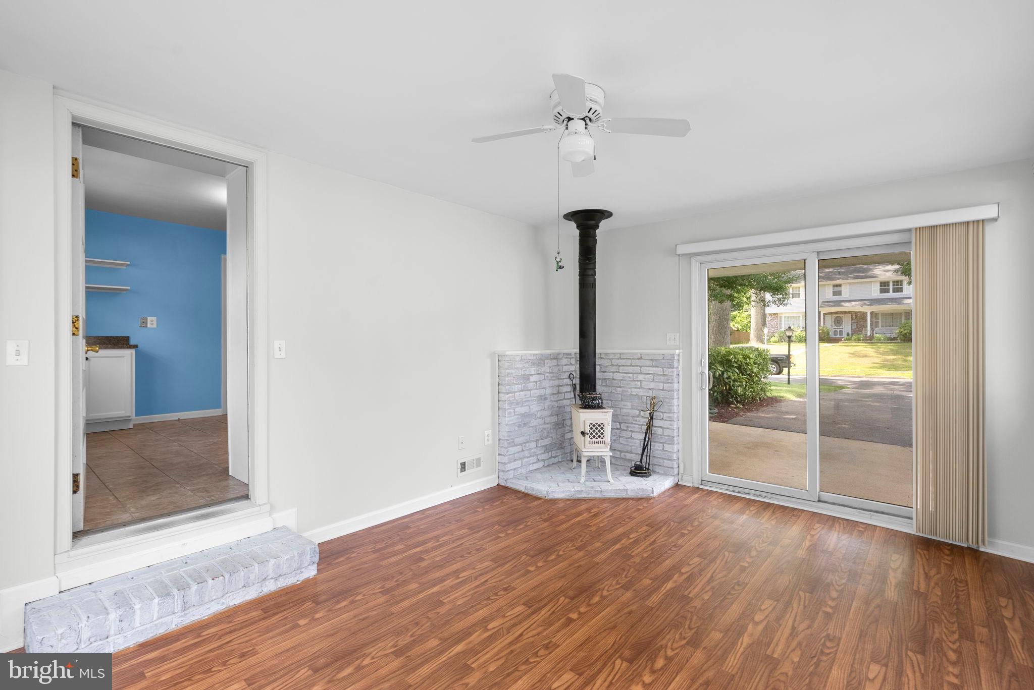 812 COTTONWOOD DRIVE