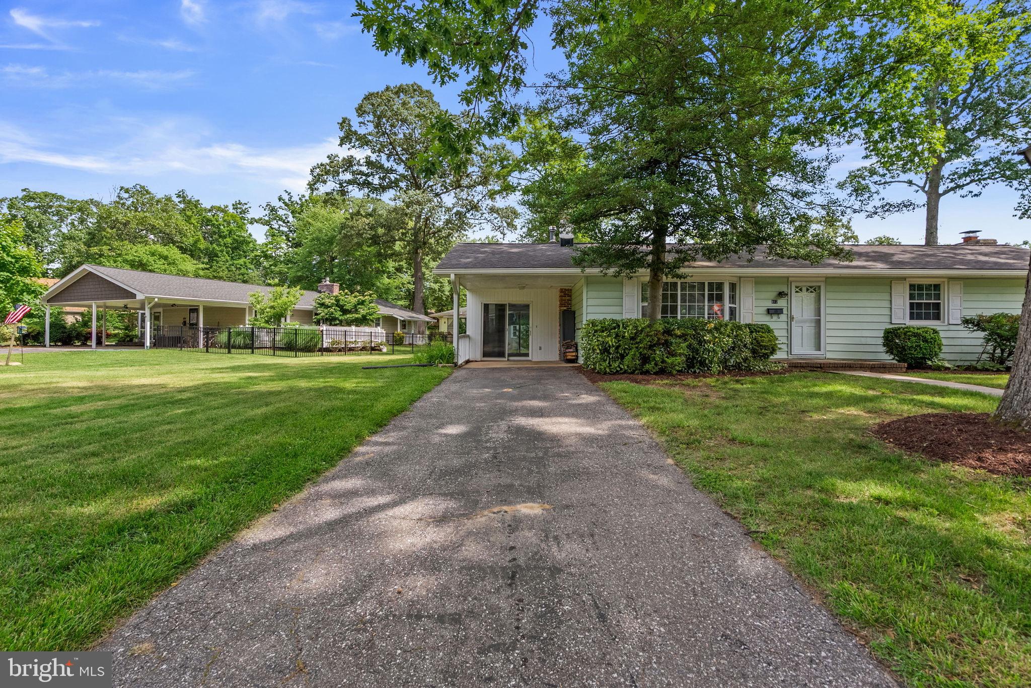 812 COTTONWOOD DRIVE