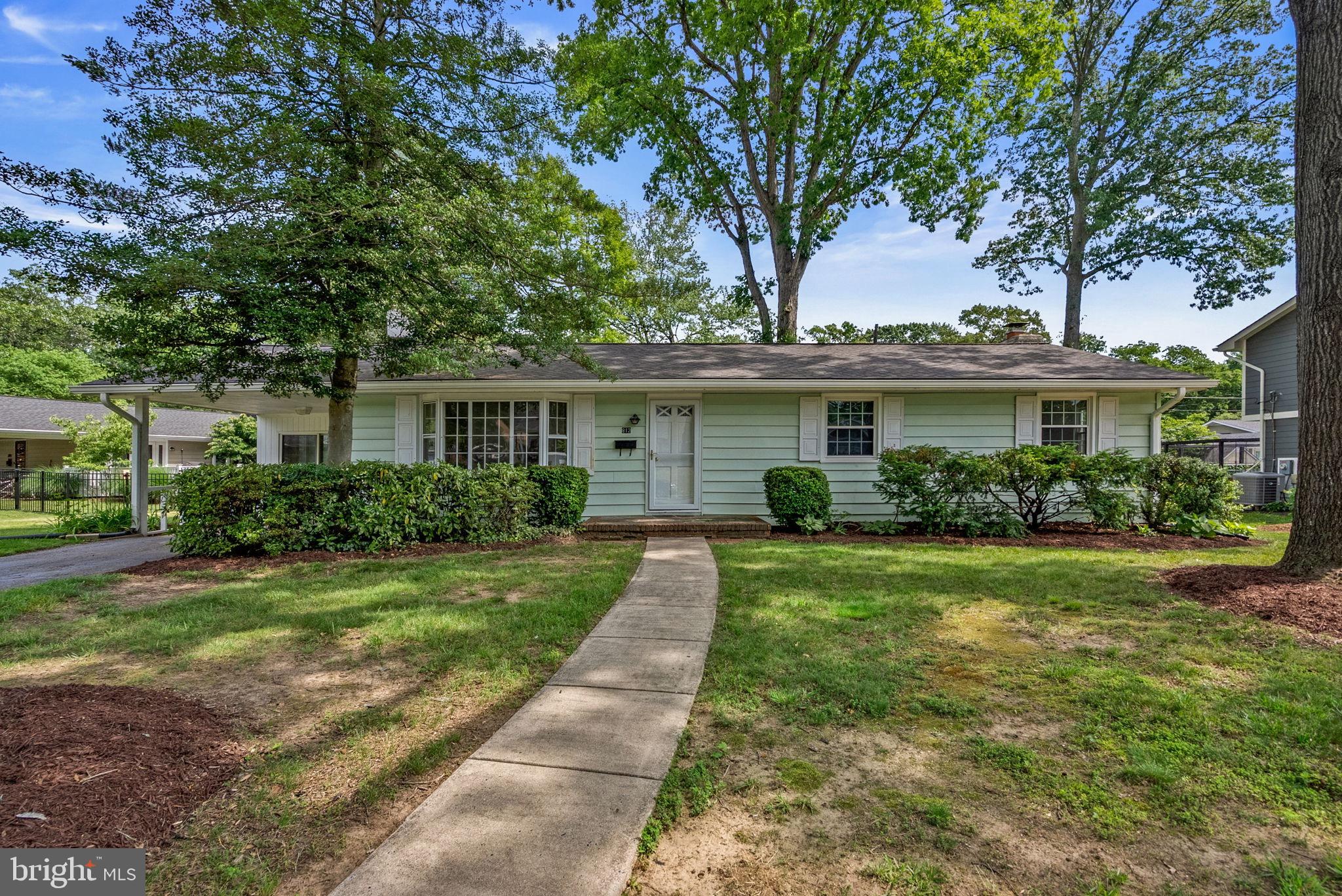 812 COTTONWOOD DRIVE