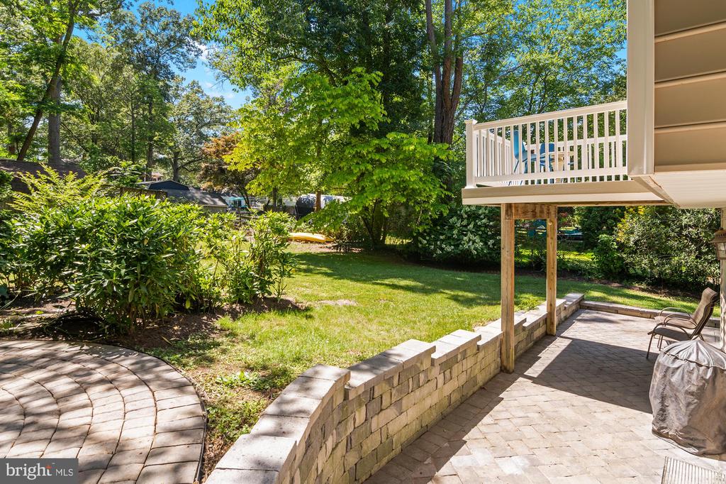 1123 CHINABERRY LANE